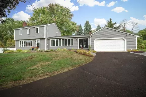 60 Lakemans Ln, Ipswich, MA 01938