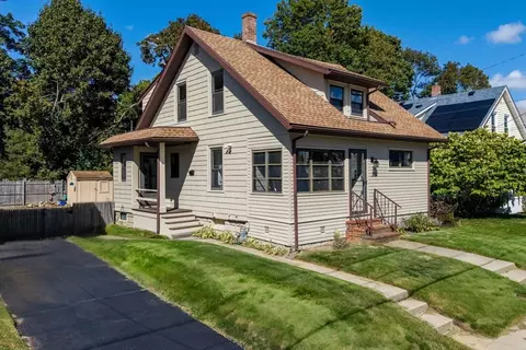 30 Taber St, Fairhaven, MA 02719