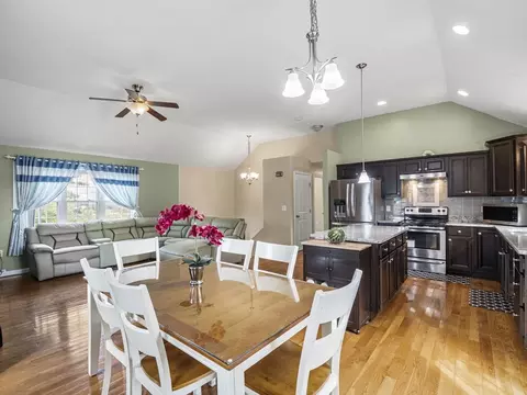 48 Wilkinson St, Worcester, MA 01606 photo 11
