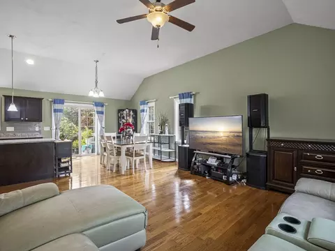 48 Wilkinson St, Worcester, MA 01606 photo 7