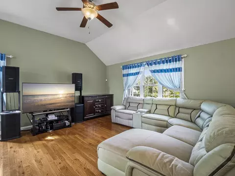 48 Wilkinson St, Worcester, MA 01606 photo 5
