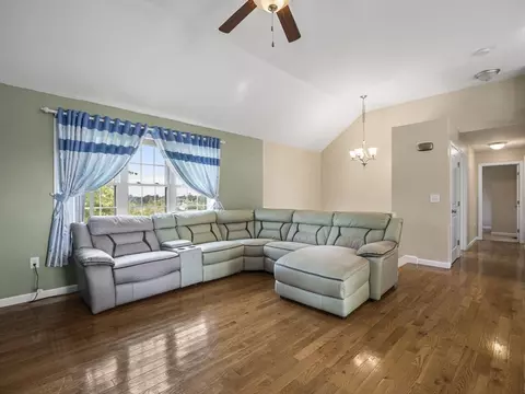 48 Wilkinson St, Worcester, MA 01606 photo 4