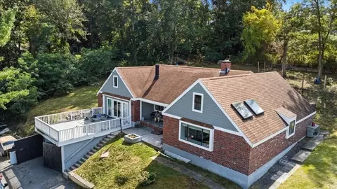 78 North St, Danvers, MA 01923 photo 2