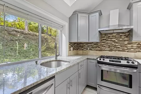 78 North St, Danvers, MA 01923 photo 11