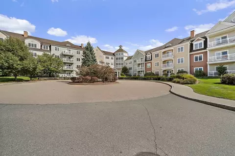 6 Woodman Way #402, Newburyport, MA 01950