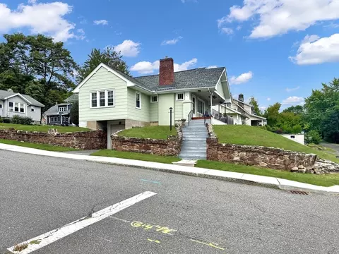 43 Woods Ave, Holyoke, MA 01040