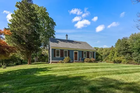 234 River St, Halifax, MA 02338