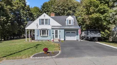 21 Plymouth St, Gardner, MA 01440