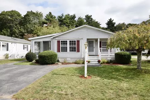 2 Edgewood Cir, Bridgewater, MA 02324