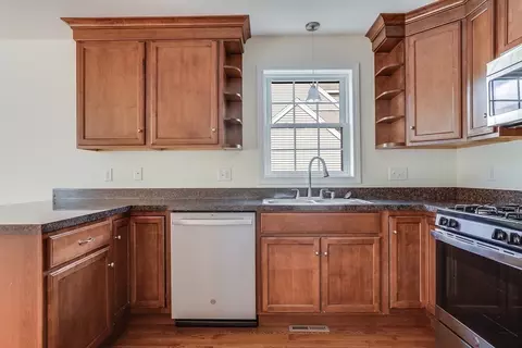 Kitchen - 40 Comet Rd, Methuen, MA 01844 photo 3 of 3