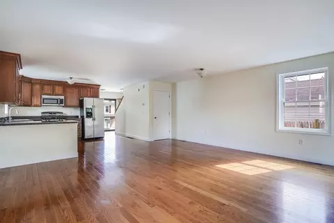 Living - 40 Comet Rd, Methuen, MA 01844 photo 3 of 5