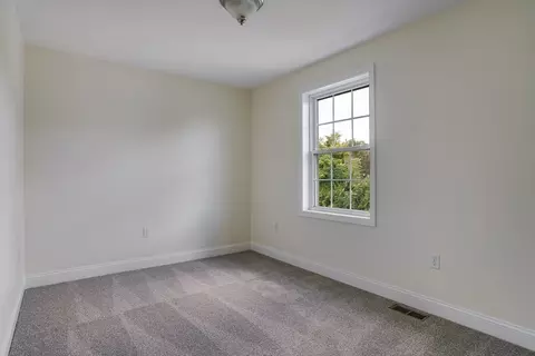 Bedroom - 40 Comet Rd, Methuen, MA 01844 photo 4 of 7