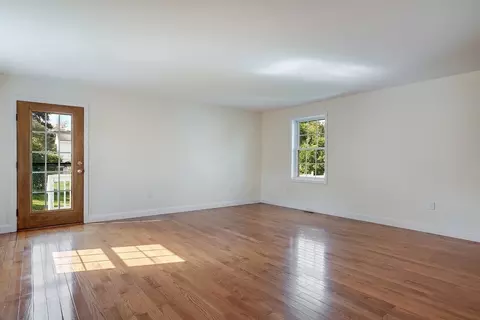 Living - 40 Comet Rd, Methuen, MA 01844 photo 5 of 5