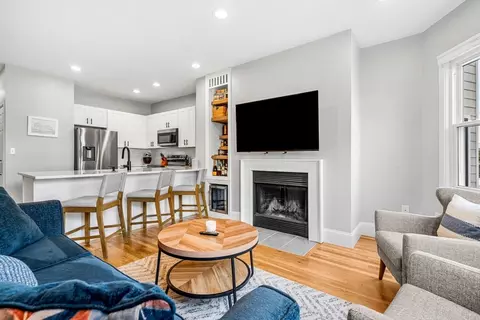 7 O St #1, Boston, MA 02127