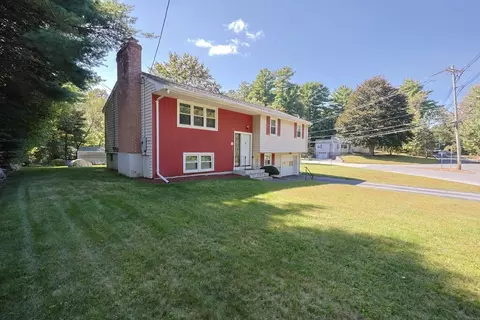 12 West St, Foxboro, MA 02035