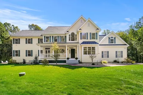 165 Thorndike St, Dunstable, MA 01827