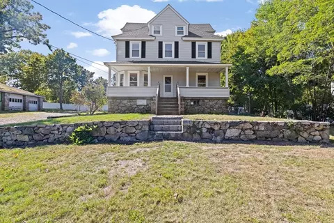 114 Hull St, Hingham, MA 02043