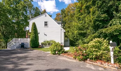17 Sunnyside Rd, Woburn, MA 01801