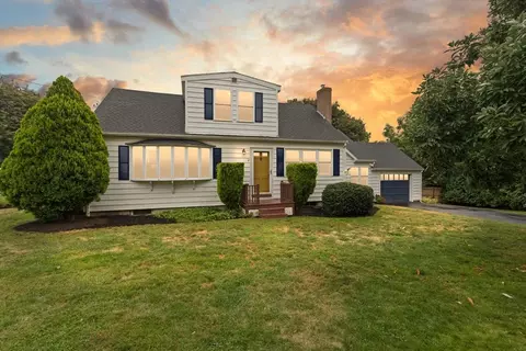 8 Meridian Rd, Wenham, MA 01984