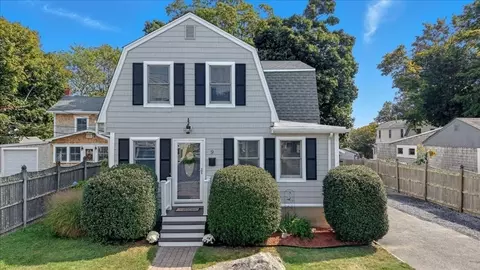 9 Chilton Ave, Kingston, MA 02364