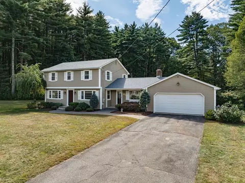 34 Blacksmith Rd, Wilbraham, MA 01095