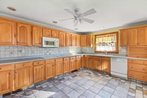 Kitchen - 501 Pine St, Fall River, MA 02720 photo 2 of 3