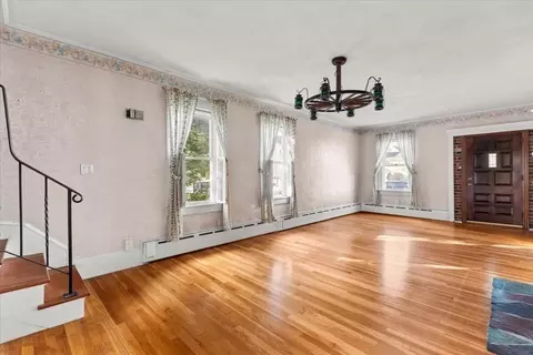 Living - 501 Pine St, Fall River, MA 02720 photo 5 of 10
