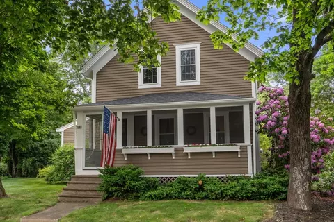 49 Hoppin Hill Ave, North Attleboro, MA 02760