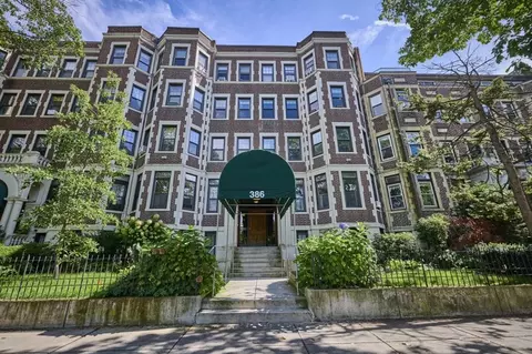 386 Riverway #4, Boston, MA 02115