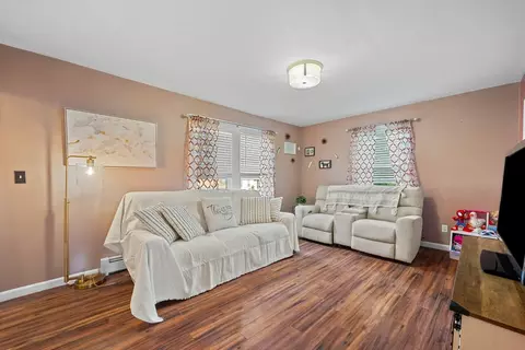 9 Emily St, Worcester, MA 01606 photo 5