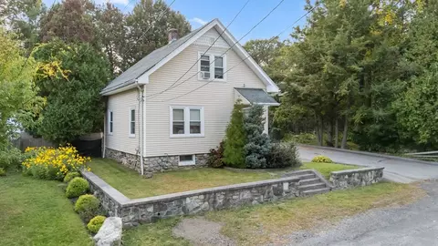 9 Emily St, Worcester, MA 01606 photo 2