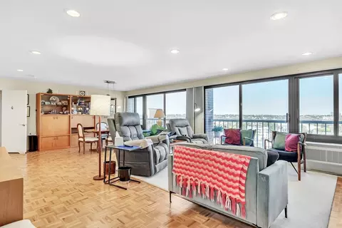 1105 Massachusetts Ave #10A, Cambridge, MA 02138