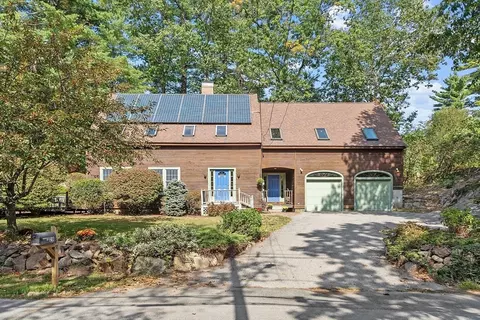 28 Foster St, Beverly, MA 01915
