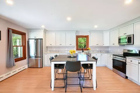 33 Harbeck St, Acushnet, MA 02743 photo 7