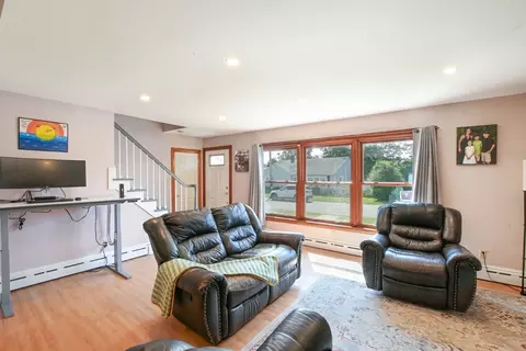33 Harbeck St, Acushnet, MA 02743 photo 3
