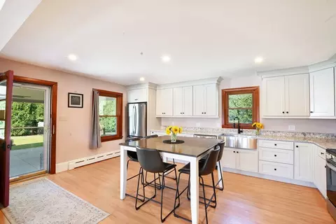 33 Harbeck St, Acushnet, MA 02743 photo 6