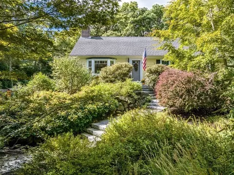 15 Trudy Cir, Dennis, MA 02660