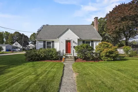 104 Elmwood St, Auburn, MA 01501