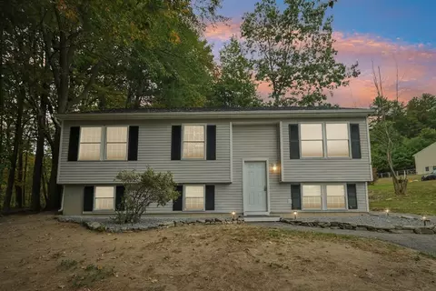 4 Hill Ln, Shirley, MA 01464