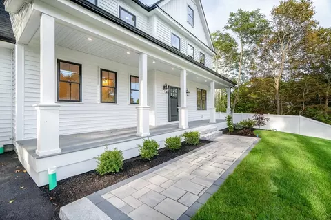 32 Garden Rd, Stoneham, MA 02180 photo 2
