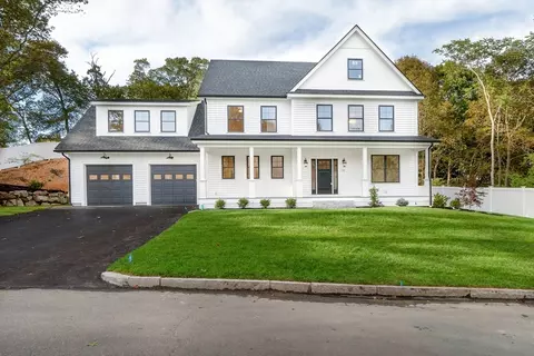32 Garden Rd, Stoneham, MA 02180