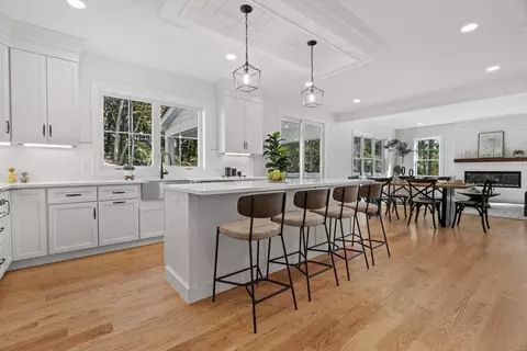 32 Garden Rd, Stoneham, MA 02180 photo 3