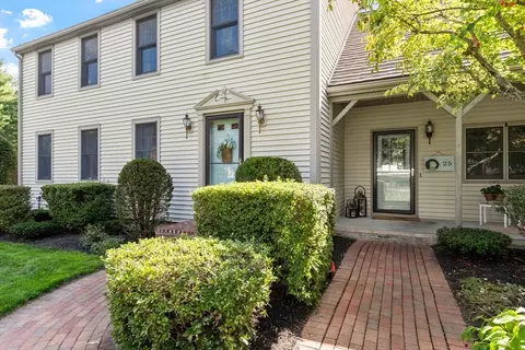 25 Crimson Ct, Leominster, MA 01453