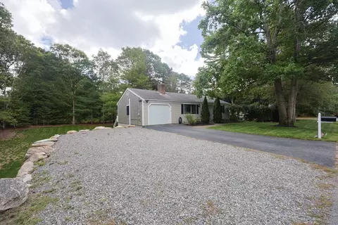 103 Seans Cir, Centerville, MA 02632 photo 2