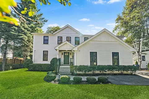 102 Thurston Rd #100, Newton, MA 02464