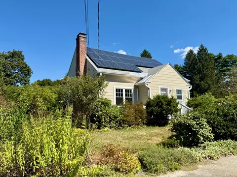 87 Oakland St, Greenfield, MA 01301