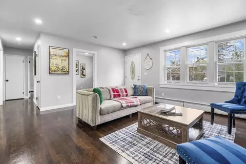 Entry Way - 92 Blue Bell Rd, Worcester, MA 01606 photo 2 of 3