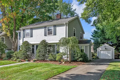 86 Washington Ave, Needham, MA 02492