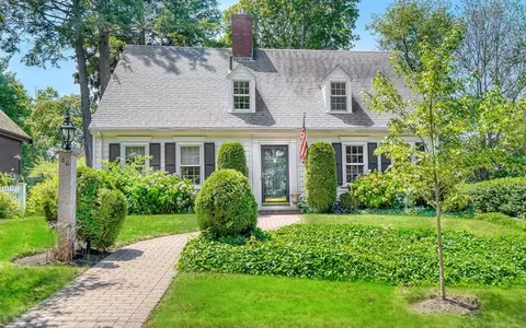 46 Country Club Rd, Melrose, MA 02176