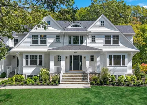 108 Abbott Rd, Wellesley, MA 02481 photo 3